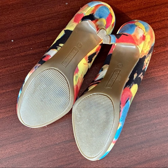 Bright colored heels - Picture 5 of 5